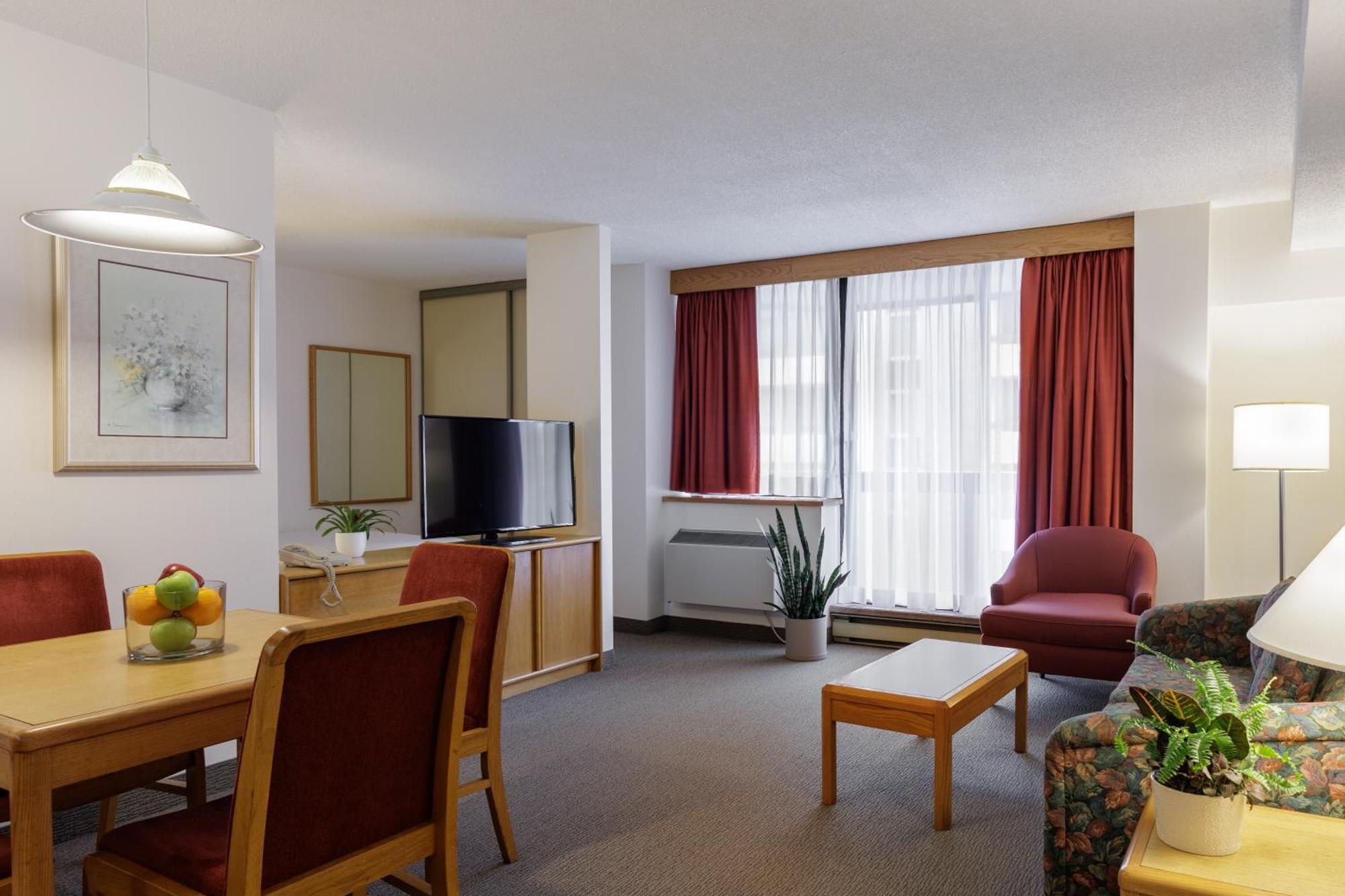 Executive Studio Suite
