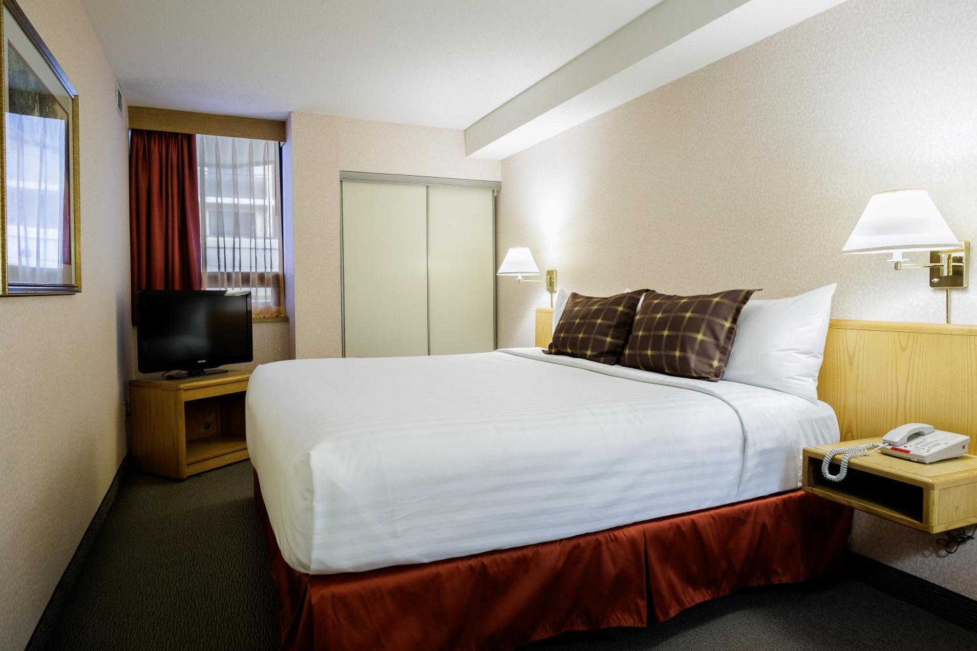 Deluxe King One Bedroom Suite